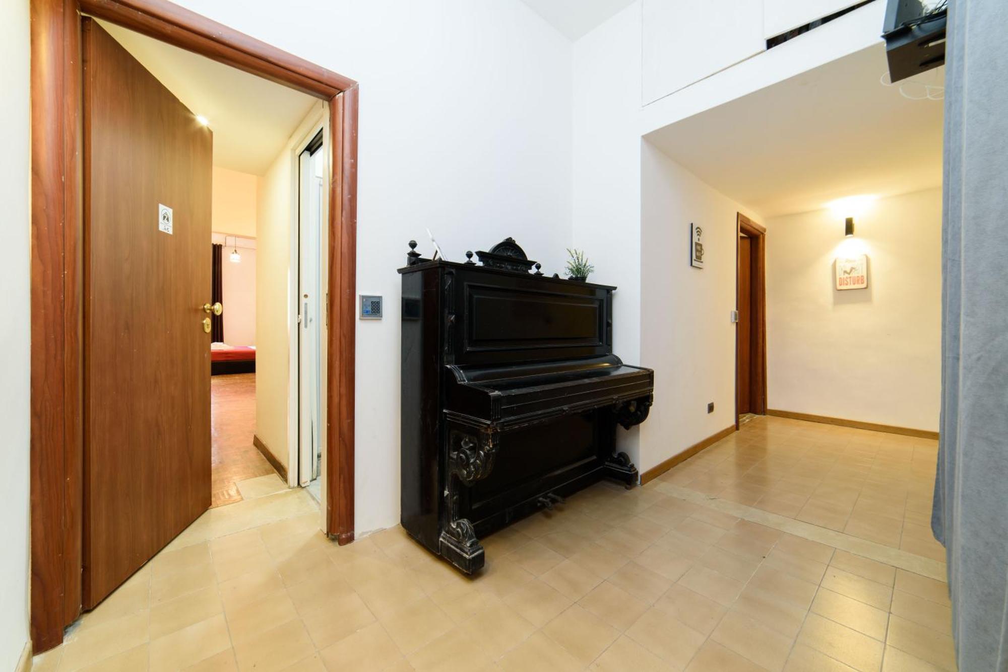 Inside Chiaia Rooms Napoli Bagian luar foto