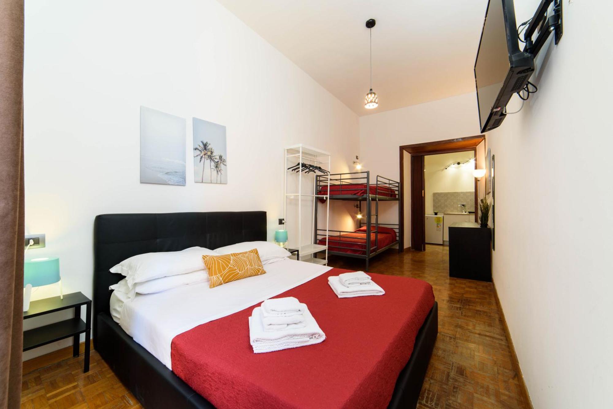 Inside Chiaia Rooms Napoli Bagian luar foto