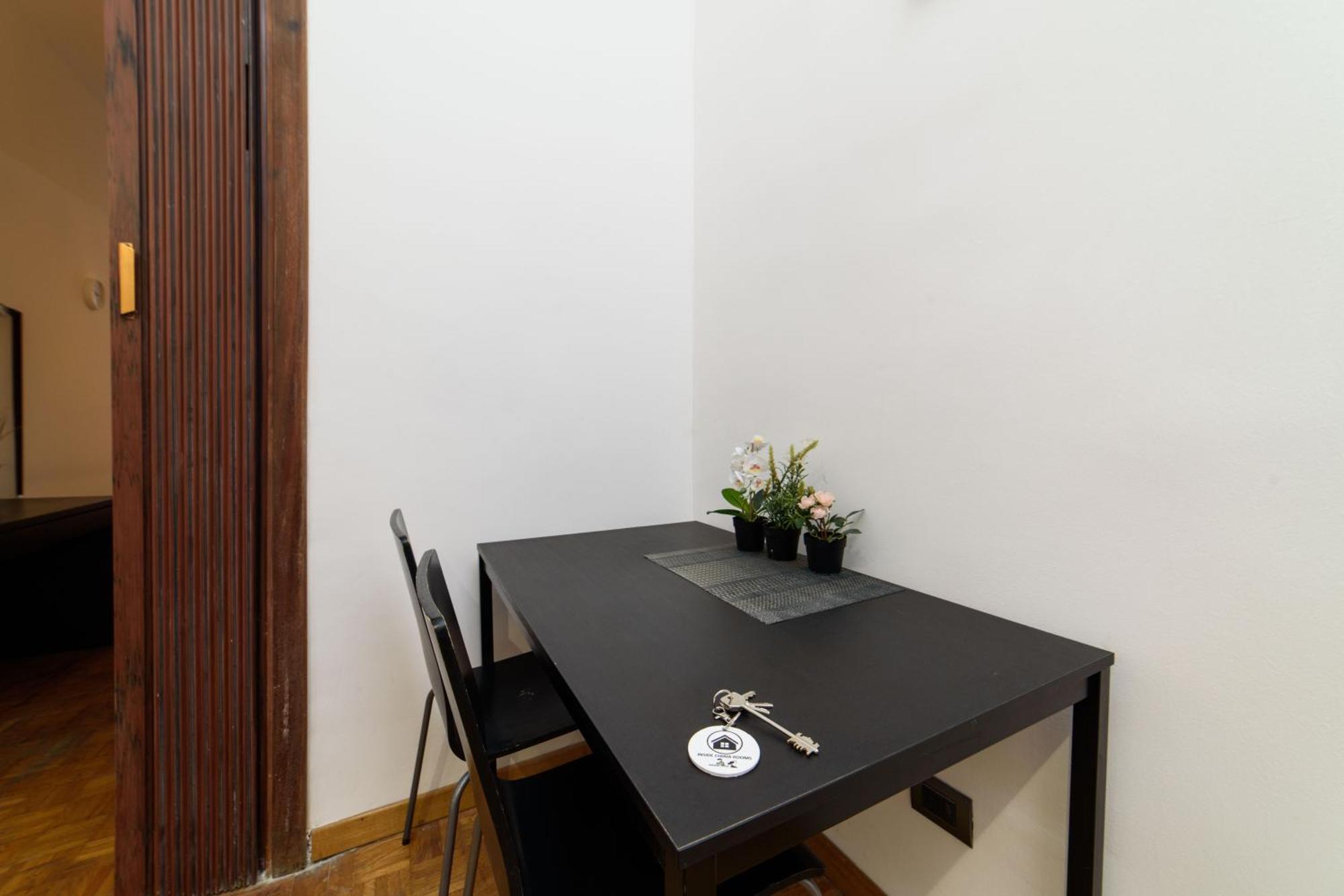 Inside Chiaia Rooms Napoli Bagian luar foto