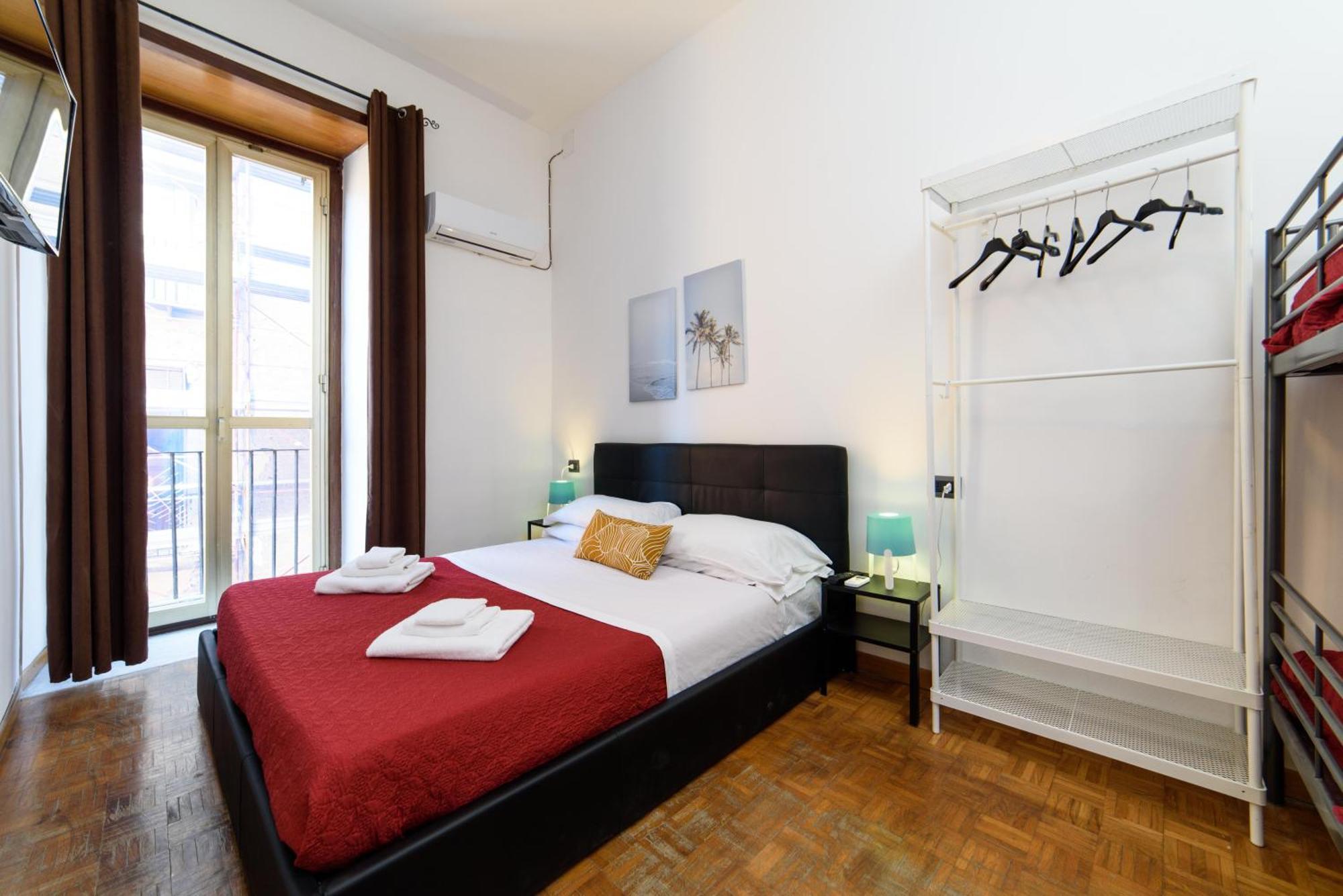 Inside Chiaia Rooms Napoli Bagian luar foto